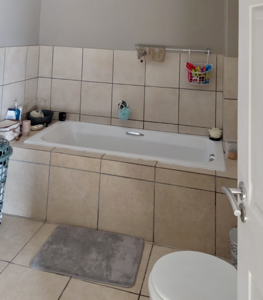 3 Bedroom Property for Sale in Villa Diamante Western Cape